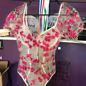 Floral ROMWE top, see through, underwire, puff sleeves,